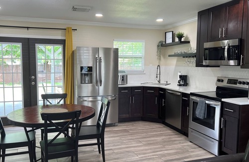 Great Northwest House | Modern Home w/Free WiFi near Seaworld! Small Dog Friendly