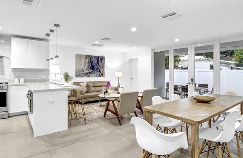 Croissant Park House | Modern Home w/Pool + 2nd Unit - Near Las Olas