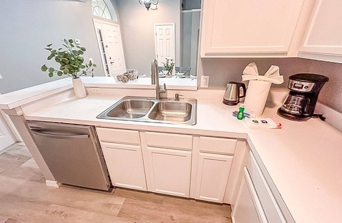 Eagle Pointe South House | Modern Home w/Pool close to Disney Florida theme parks