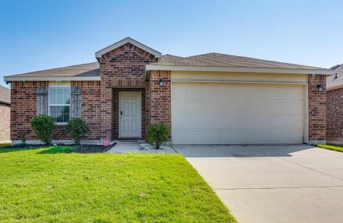 Little Elm House | Modern Home w/Private Yard & Patio in Little Elm!