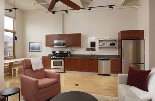 Basalt Condo | Modern Home w/Rooftop Deck & Gym | Mid-Valley Modern