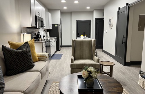 Clarksville Apartment | Modern Home w/Skyline Views 1.6 mi from downtown Louisville