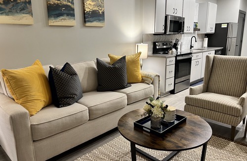 Clarksville Apartment | Modern Home w/Skyline Views 1.6 mi from downtown Louisville