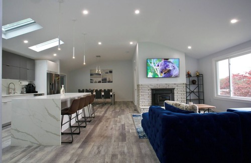 Hamden House | Modern home with a private Heated pool and jacuzzi