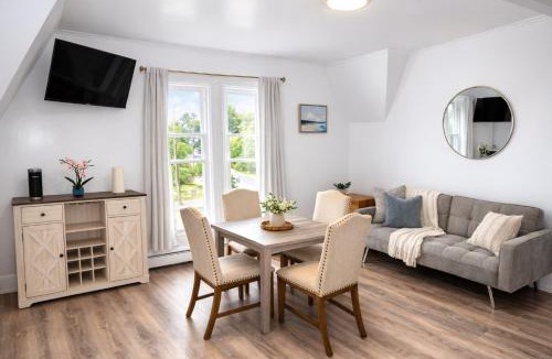 Danielson Apartment | Modern home with Game Room