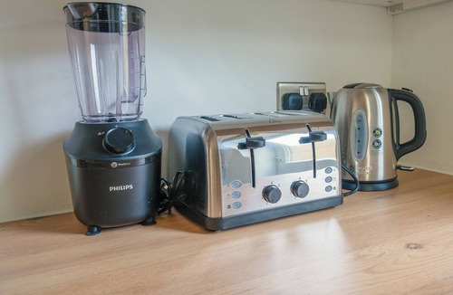 Watford House | Modern Home with Games Room and Workspaces