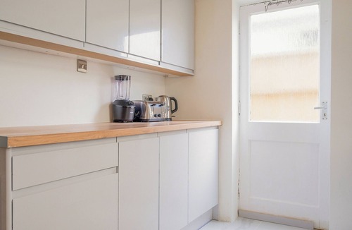 Watford House | Modern Home with Games Room and Workspaces