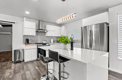 Mission Hills South House | MODERN HOME WITH GYM, SAUNA, POOL AND GAME ROOM