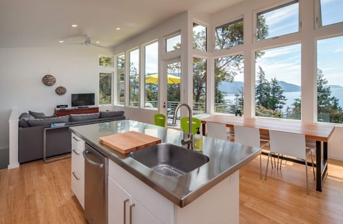 Eastsound House | Modern Home with Stunning Water View
