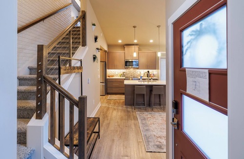 Coeur d'Alene House | Modern Home with Private Firepit