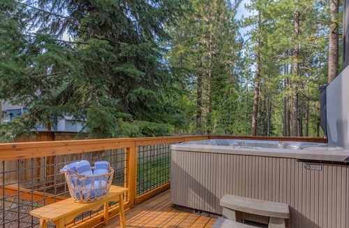 Tahoe Pines House | Modern Homewood Cabin