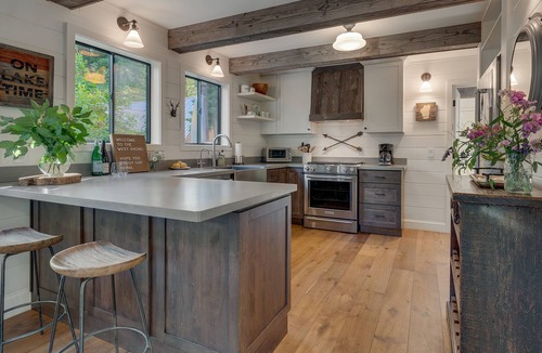 Tahoe Pines House | Modern Homewood Cabin