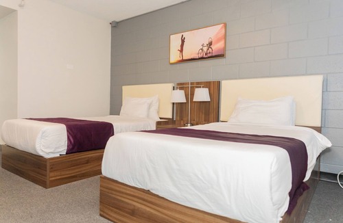 Winnipeg Hotel | Modern Hotel Rooms in Winnipeg, Steps from McPhillips Casino, Great Value
