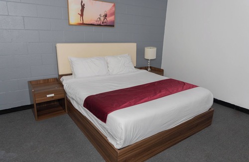 Winnipeg Hotel | Modern Hotel Rooms in Winnipeg, Steps from McPhillips Casino, Great Value