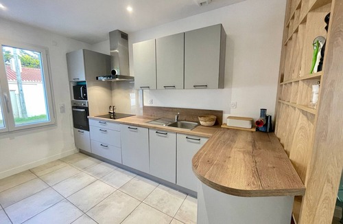 Bretignolles-sur-Mer House | Modern House Near Beach: 4 Bedrooms, Full Kitchen, WiFi, Terrace, Parking