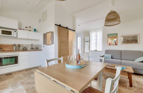 Chateau-d'Olonne House | Modern house for three – Terrace and garden