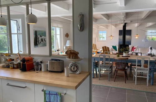 Locmaria House | Modern house 1 km from beach, no pets allowed