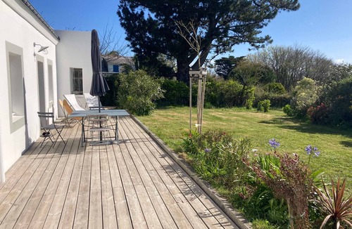 Locmaria House | Modern house 1 km from beach, no pets allowed