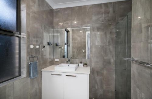 Rostrevor House | Modern house 2 story 4brs 3bath