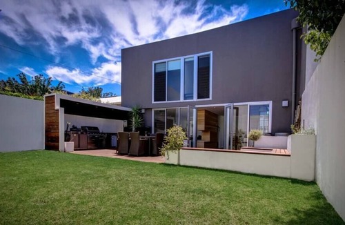 Bowden Villa | ★Modern house close to CBD & Adelaide Oval★