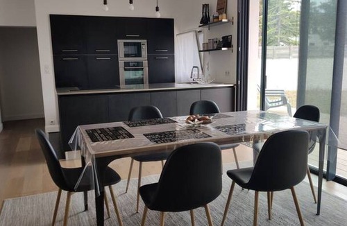 Les Conches House | Modern house 3 minutes from the Atlantic Ocean