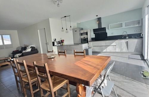Saint-Paul-en-Born House | Modern house 10 minutes from the lakes - sleeps 6