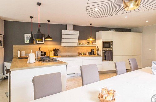 Pontorson Cottage | Modern house in Pontorson with heated pool