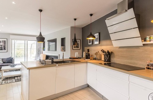 Pontorson Cottage | Modern house in Pontorson with heated pool