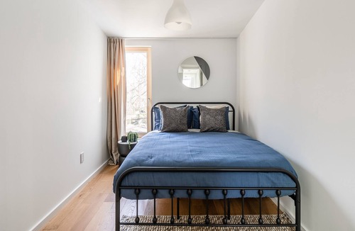 The Beaches House | Modern House in Toronto Beach Neighborhood