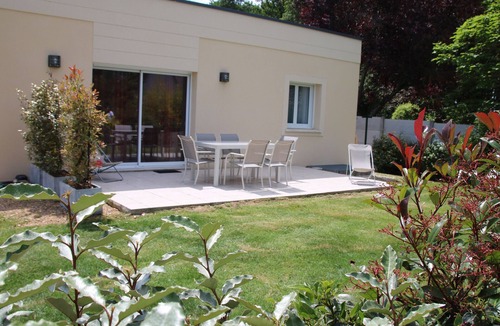 Mignieres Cottage | Modern house near Chartres with private parking