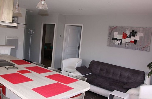 Mignieres Cottage | Modern house near Chartres with private parking