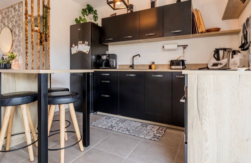 Arthon-en-Retz Cottage | Modern House with Garden, Near Shops & Beach