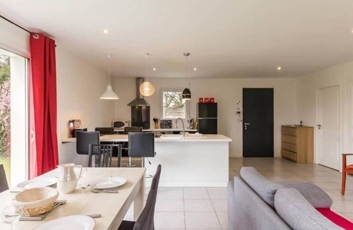 Nozay Cottage | Modern House with Garden, Near Nantes - 3 Bedrooms, Wifi, Baby Equipment, Enclosed Garden