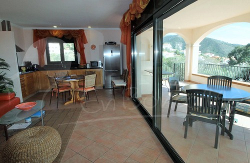 El Mas Fumats Cottage | Modern House with Private Pool, 6 Guests, Roses