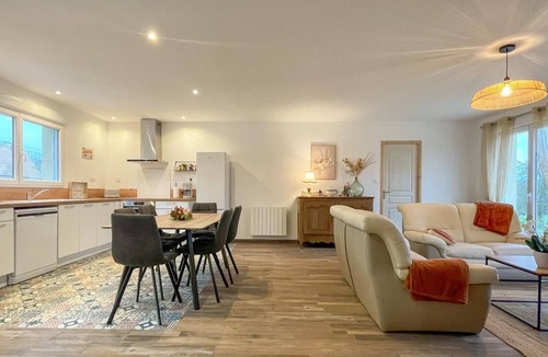 Bailleul Cottage | Modern house with terrace, garden, and WIFI, near hiking trails