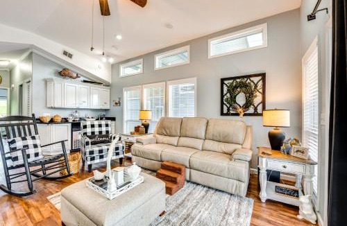 Bainbridge House | Modern Houseboat on Flint River with Dock!