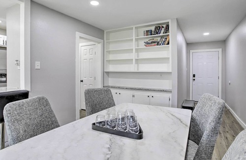 Garden Oaks House | Modern Houston Duplex < 9 Mi to The Galleria!