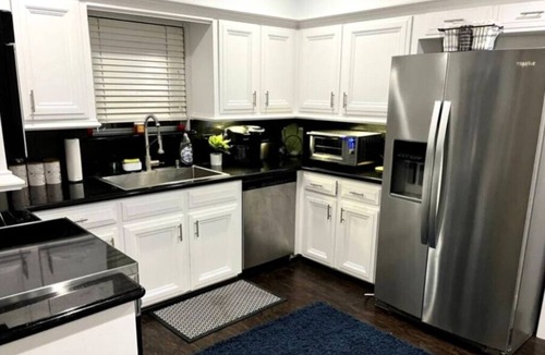 Ponderosa Forest Villa | Modern Houston Home Near Med Center & NRG.Parking, WiFi, Family-Friendly w/pool