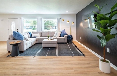 Spring Branch West House | Modern Houston Home with Fenced Yard
