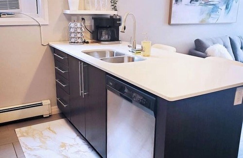 South London Apartment | Modern Hub | Central Location, Budget & Pet OK