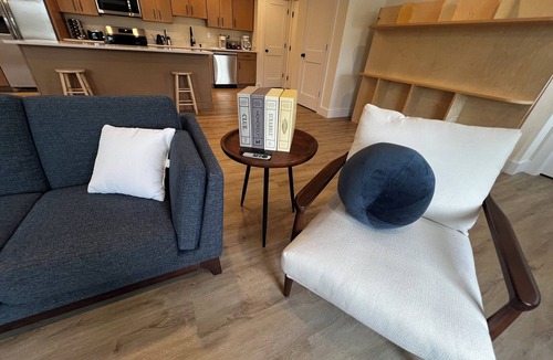 Montgomery Apartment | Modern Hudson Valley Apt 202 - King/Queen/Twin