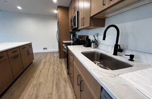 Montgomery Apartment | Modern Hudson Valley Apt 202 - King/Queen/Twin