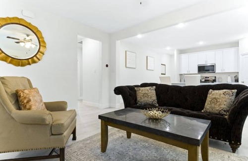 Wylie Villa | Modern I Arcade I 7 bd w/ C-Pool