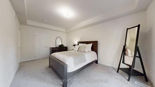 Gormley House | Modern in Richmond Hill
