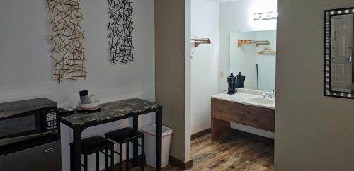 Indian Point Hotel | Modern in the Mountains Free Shuttle to SDC