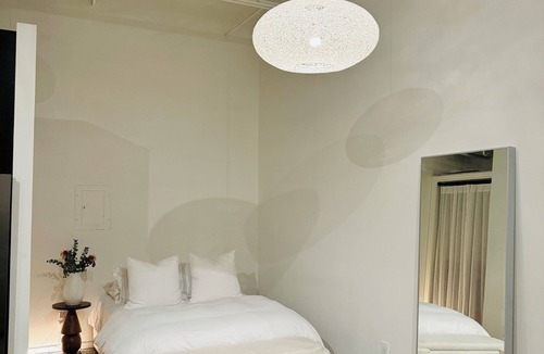 Deep Ellum Apartment | Modern Industrial Studio in the heart of Dallas!