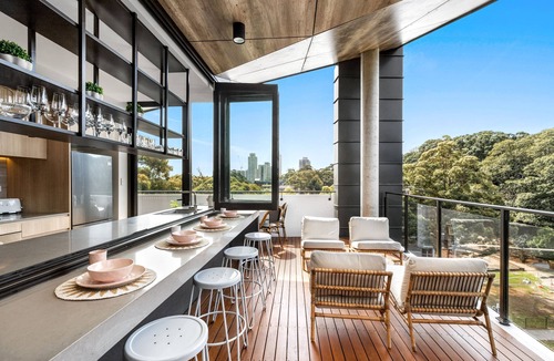 Waterloo Apartment | Modern Inner City Park-Side Pad