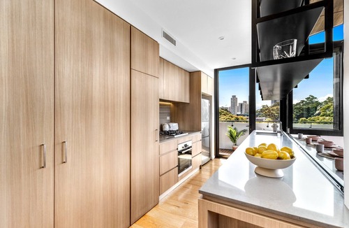 Waterloo Apartment | Modern Inner City Park-Side Pad