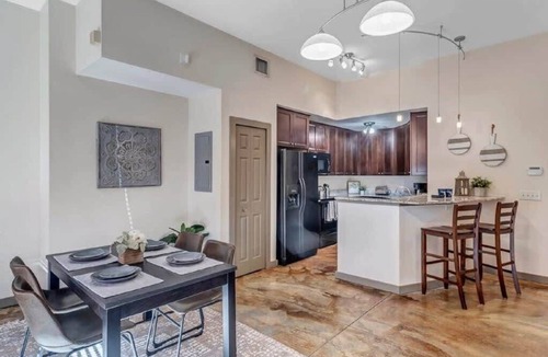 Springfield Condo | Modern, Insta-Worthy 2B Townhome in Springfield!