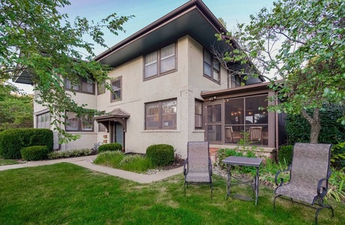 Kansas City House | Modern Kansas City Retreat on The Plaza